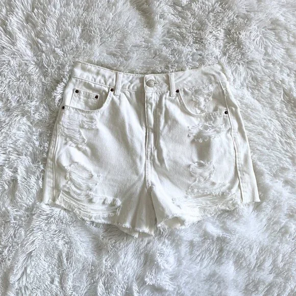 VINTAGE 2010s Distressed White Mini Denim Shorts – Size 4 - Picture 1 of 5